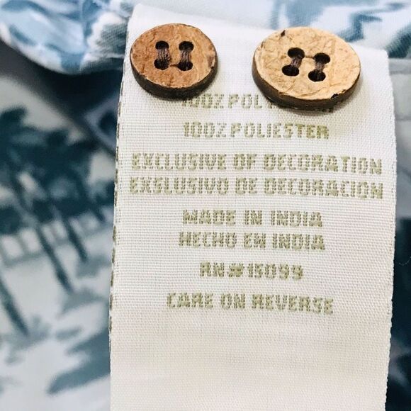 Trader bay short sleeve shirt size M￼.    A348 - Picture 5 of 5